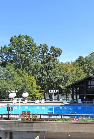 Lake Barkley lodge over water